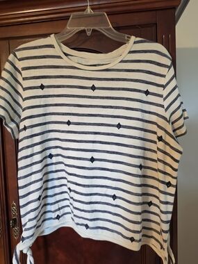 Universal Thread White and Navy Striped Short-Sleeve Knit Tee
